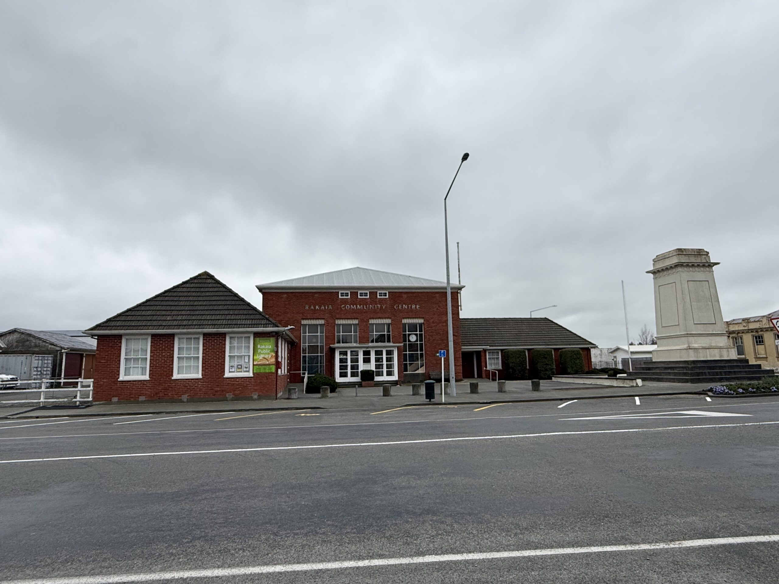 Rakaia Public Library, Rakaia Community Centre and memorial